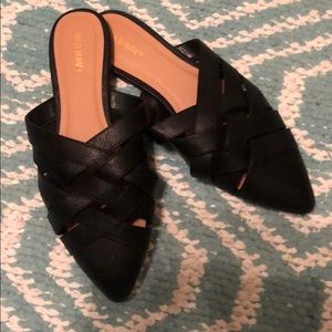 Never worn Slide on mules ✨💕